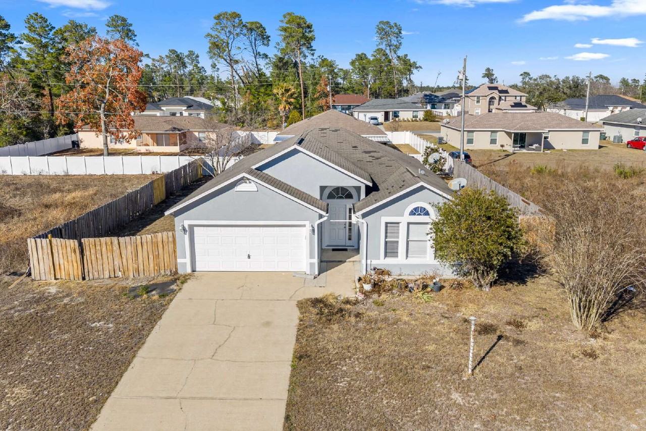 197 Marion Oaks Trl - Photo 2 of 46