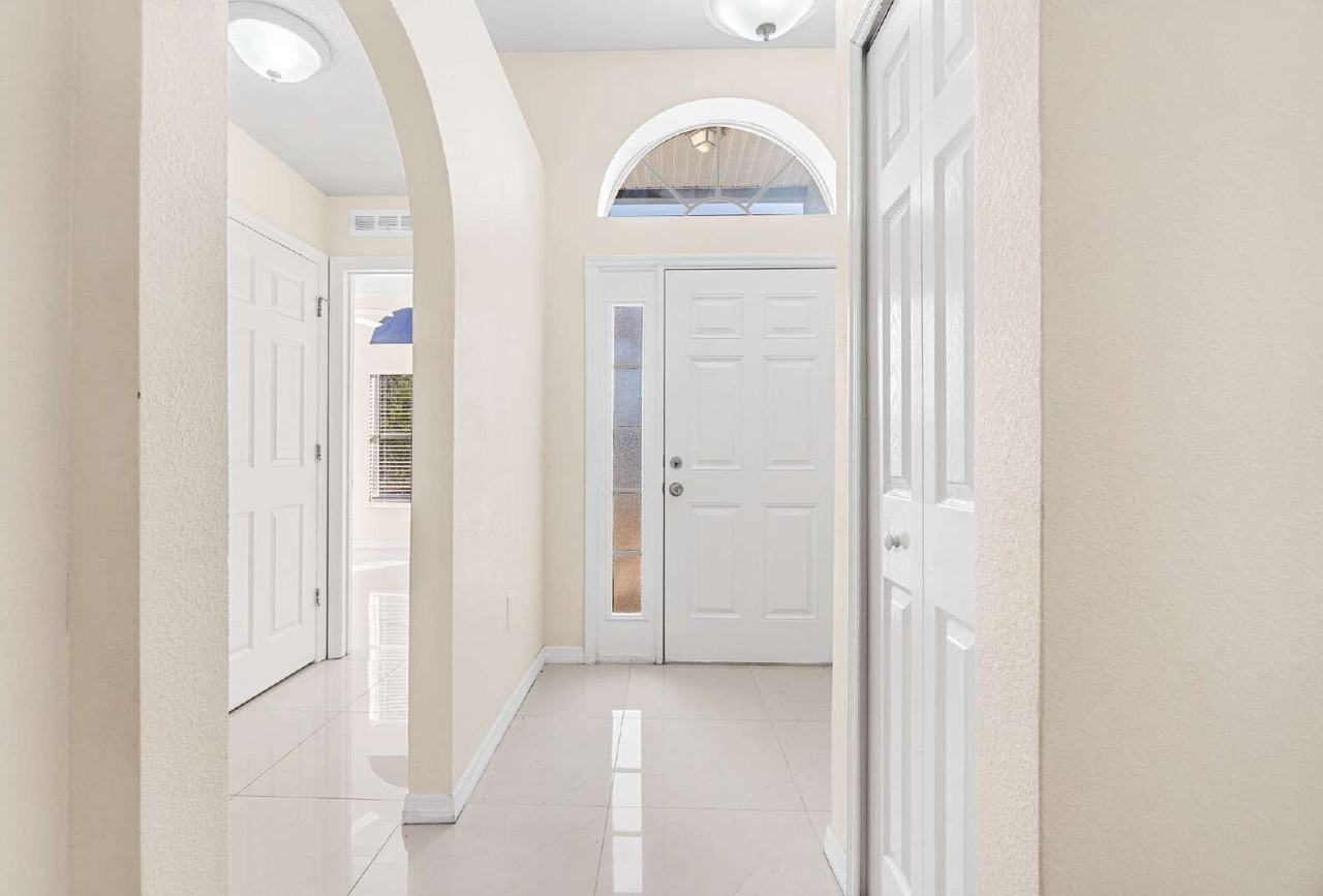 197 Marion Oaks Trl - Photo 5 of 46