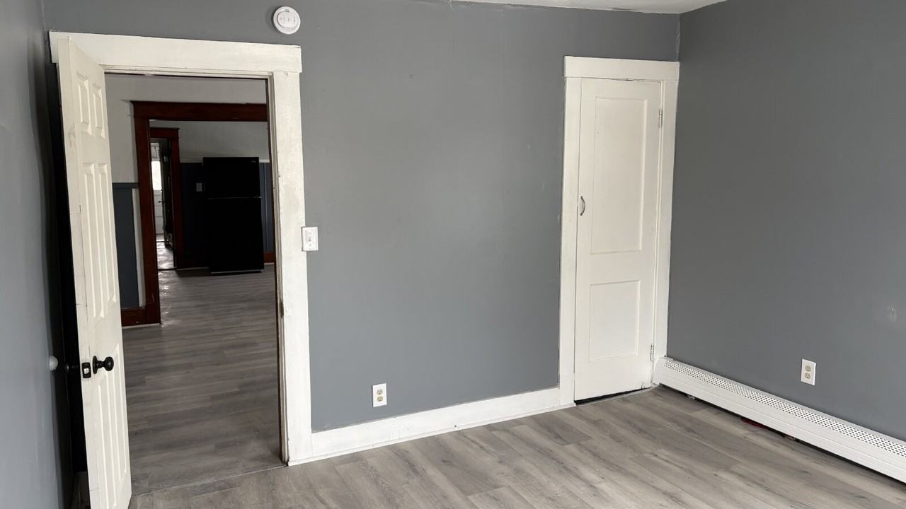 42 Spruce St #5 - Photo 4 of 13