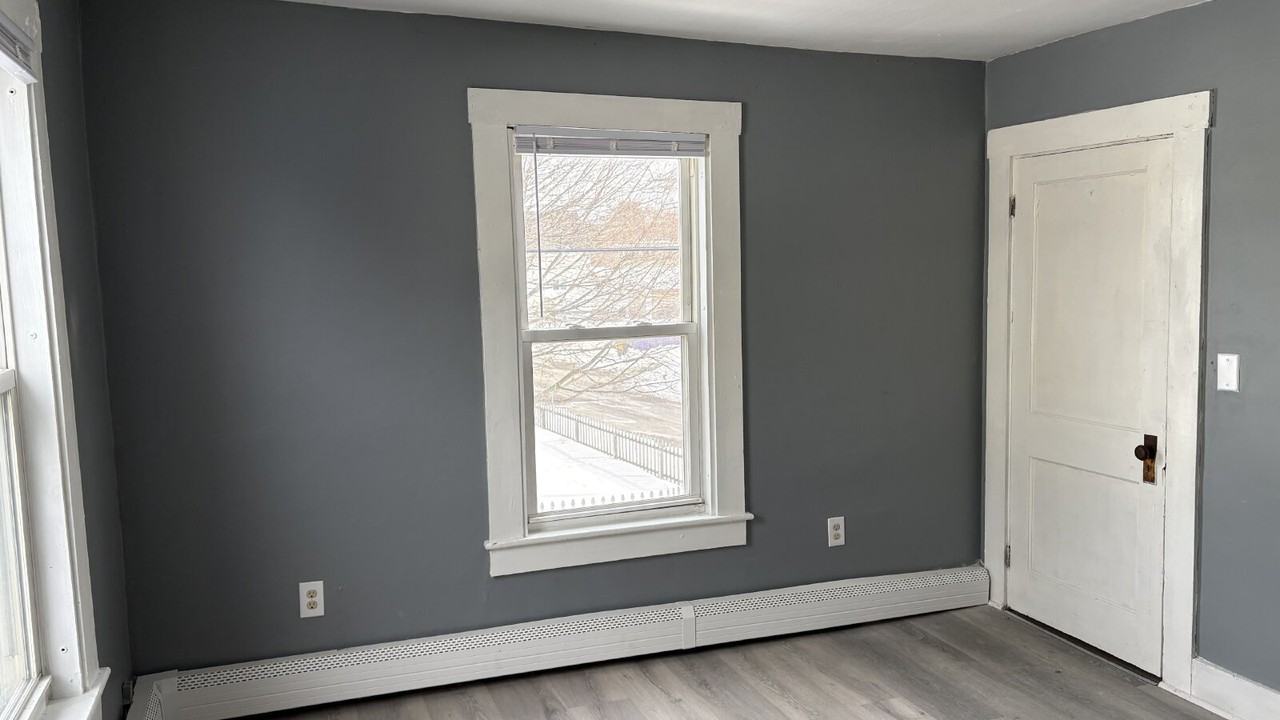 42 Spruce St #5 - Photo 5 of 13