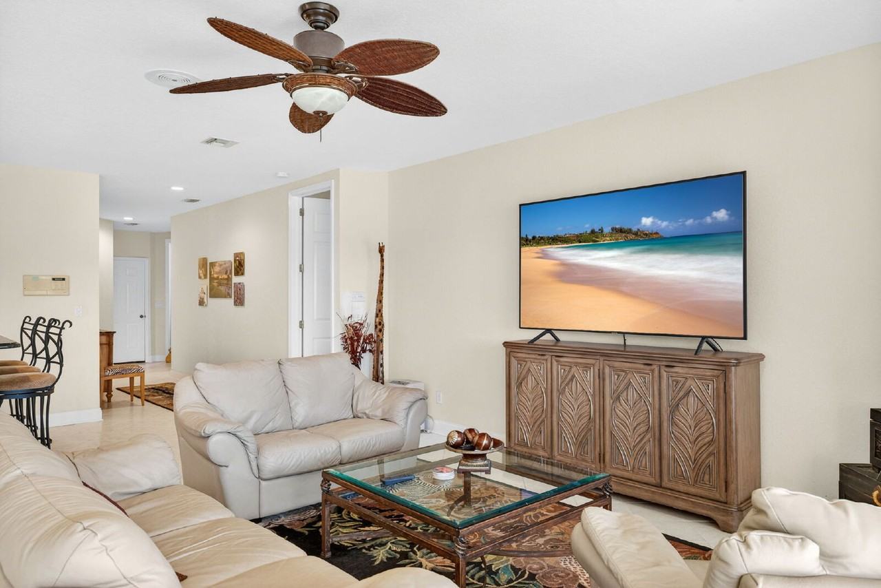 8496 Southbridge Dr Apt 4 - Photo 5 of 32