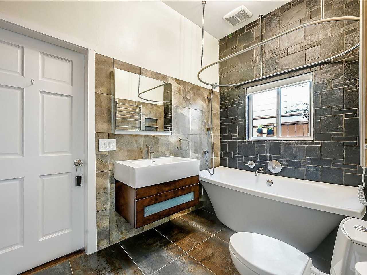 278 Fair Oaks St - Photo 3 of 21