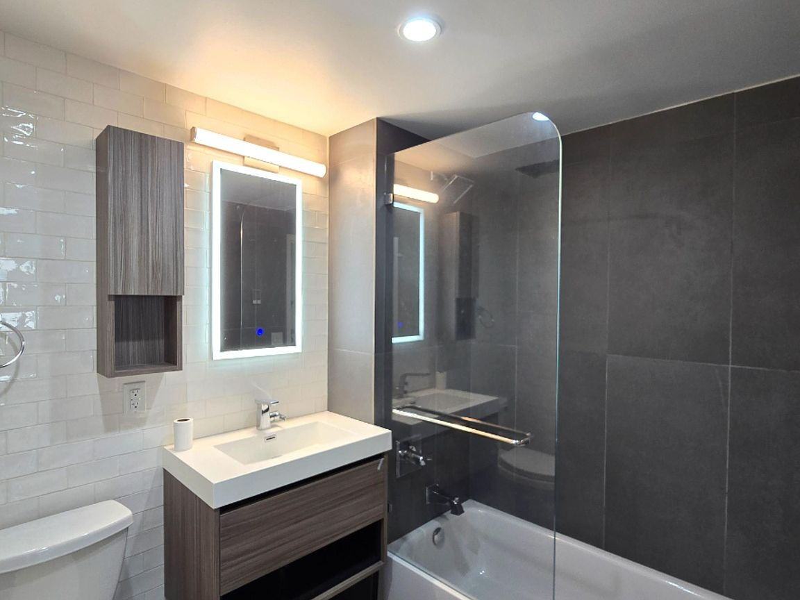 2919 Newtown Ave - Photo 5 of 9