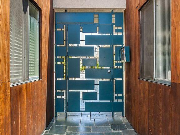 936 N San Vicente Blvd #18 - Photo 3 of 5