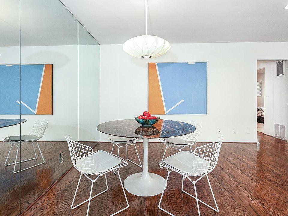 936 N San Vicente Blvd #18 - Photo 5 of 5