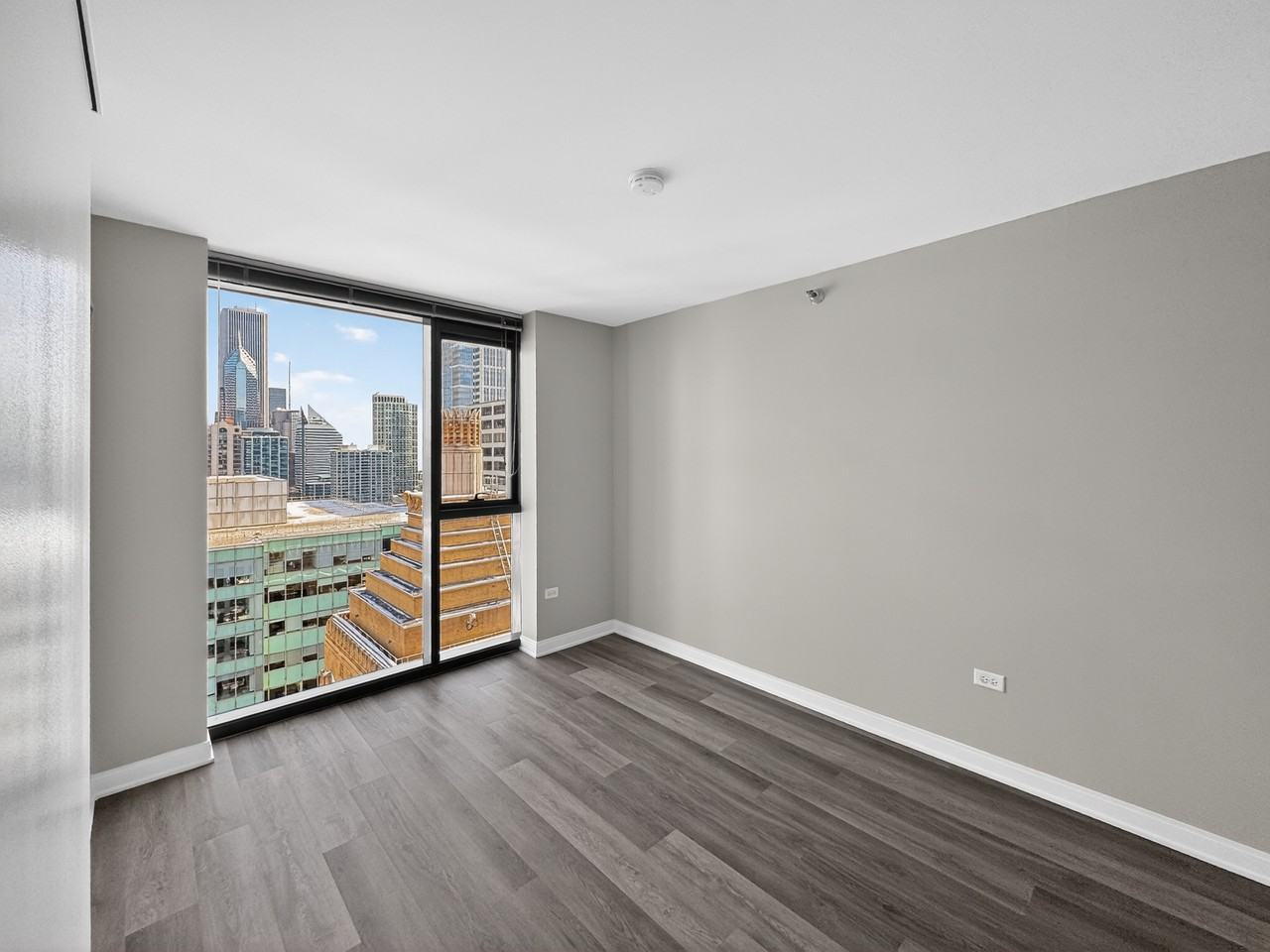 208 N Wells St #3909 - Photo 4 of 16