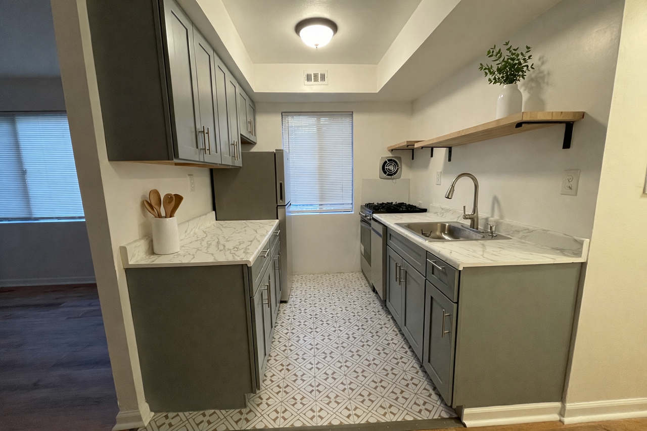 1031 Michigan Ave Ne #203 - Photo 6 of 6