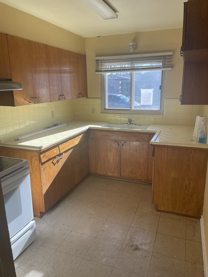 351 Haverford Dr #NA - Photo 3 of 9