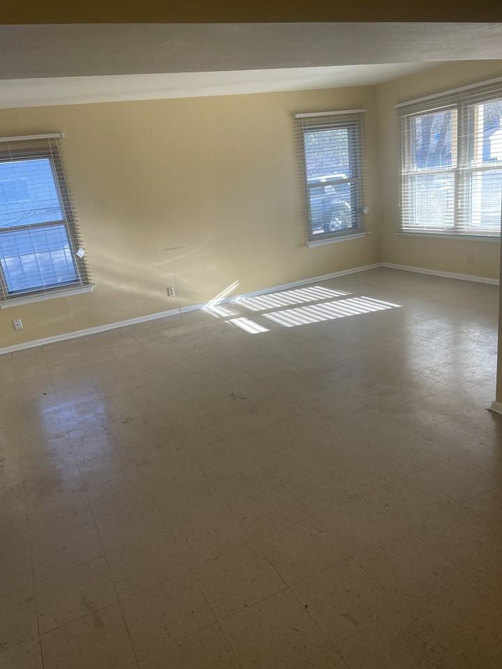 351 Haverford Dr #NA - Photo 4 of 9