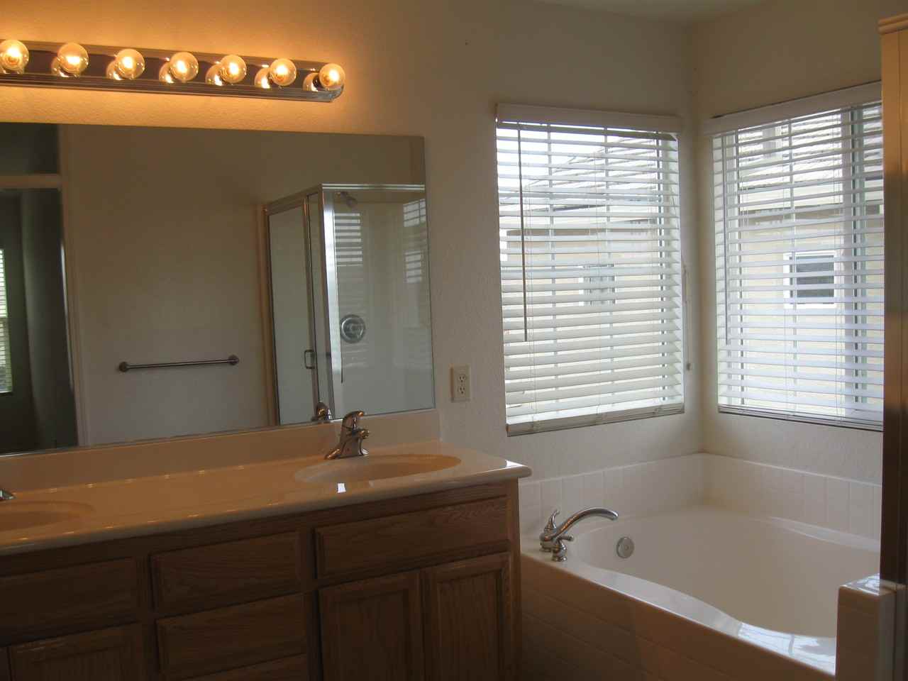 1742 Dunsmuir Way #NA - Photo 5 of 13