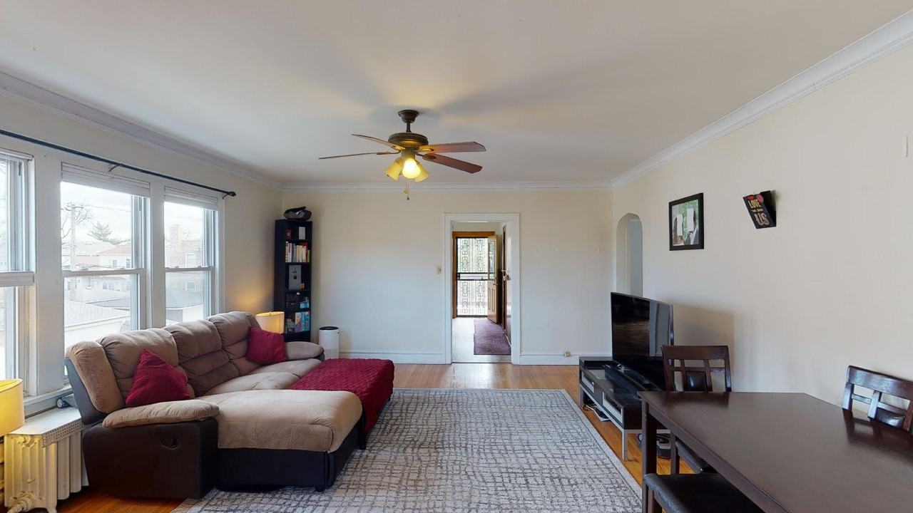 4701 W Warwick Ave #2 - Photo 3 of 12