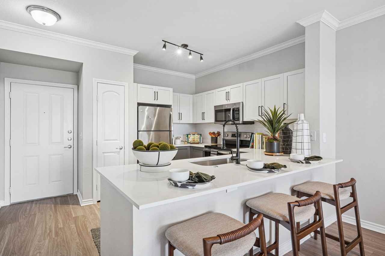 Elan at Bluffview - Photo 4 of 36