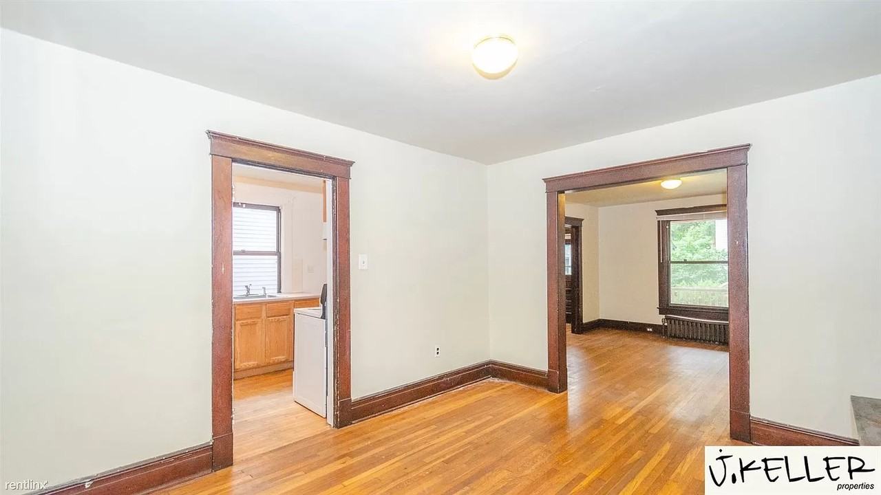 244 Murray Ave #1 - Photo 3 of 21