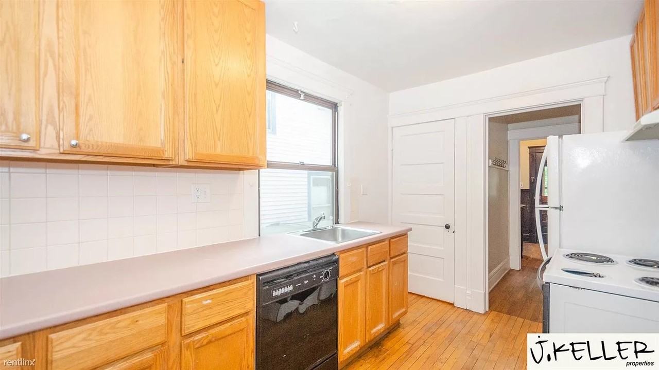 244 Murray Ave #1 - Photo 4 of 21