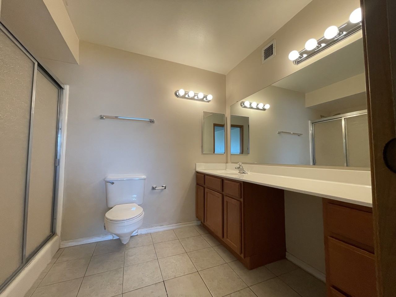 3109 W Augusta Ave #1 - Photo 3 of 10