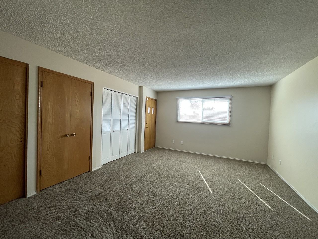 3109 W Augusta Ave #1 - Photo 5 of 10