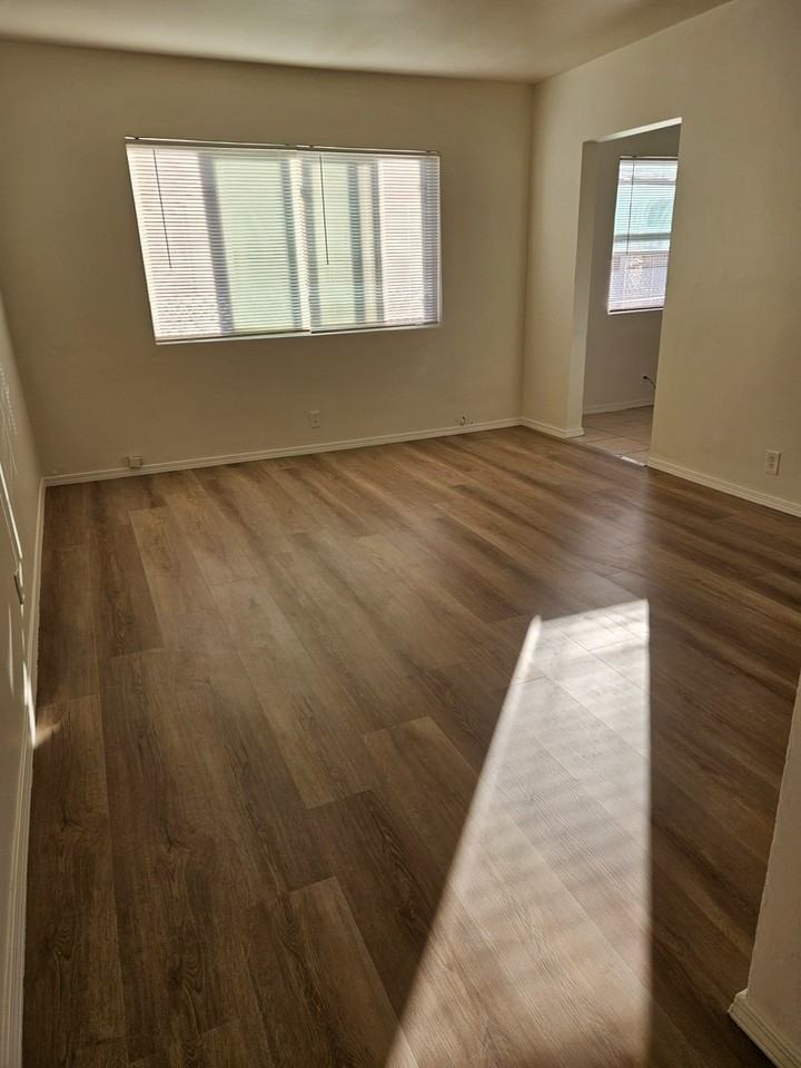 N market st - Photo 4 of 7