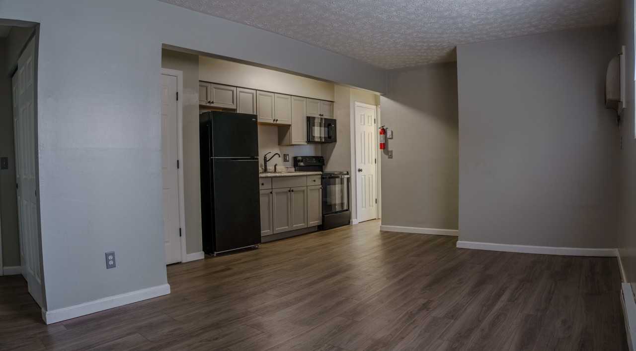 606 South College Avenue - Photo 2 of 13