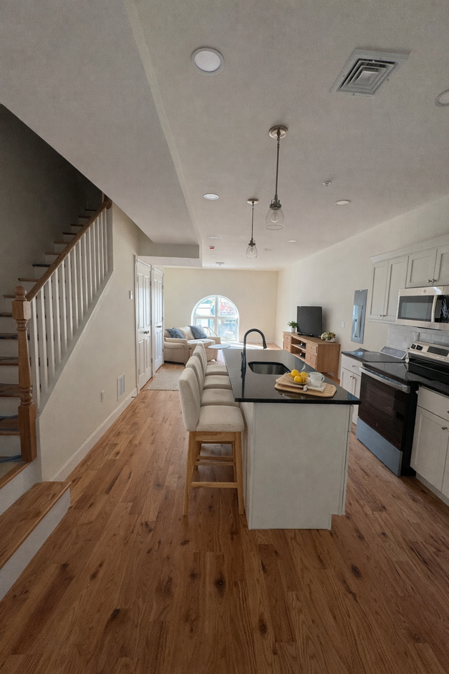 157 Green Street - Photo 7 of 50