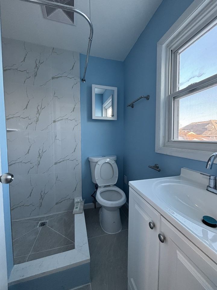 3770 Hylan Boulevard - Photo 7 of 10