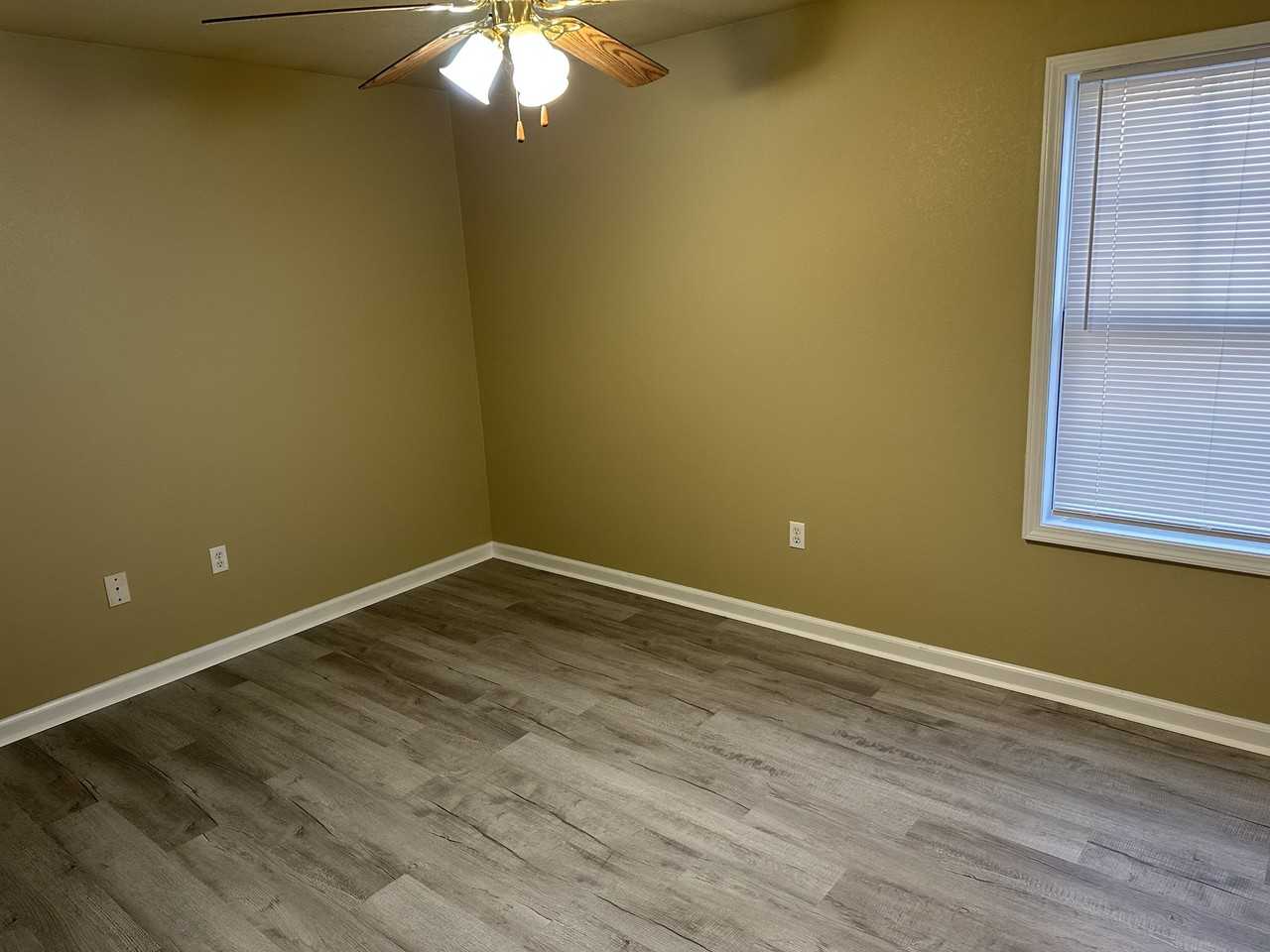 3801 School Street - Photo 6 of 11