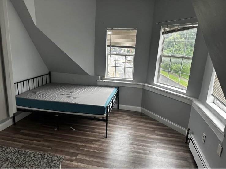 1-2 Leonard Place - Photo 3 of 3