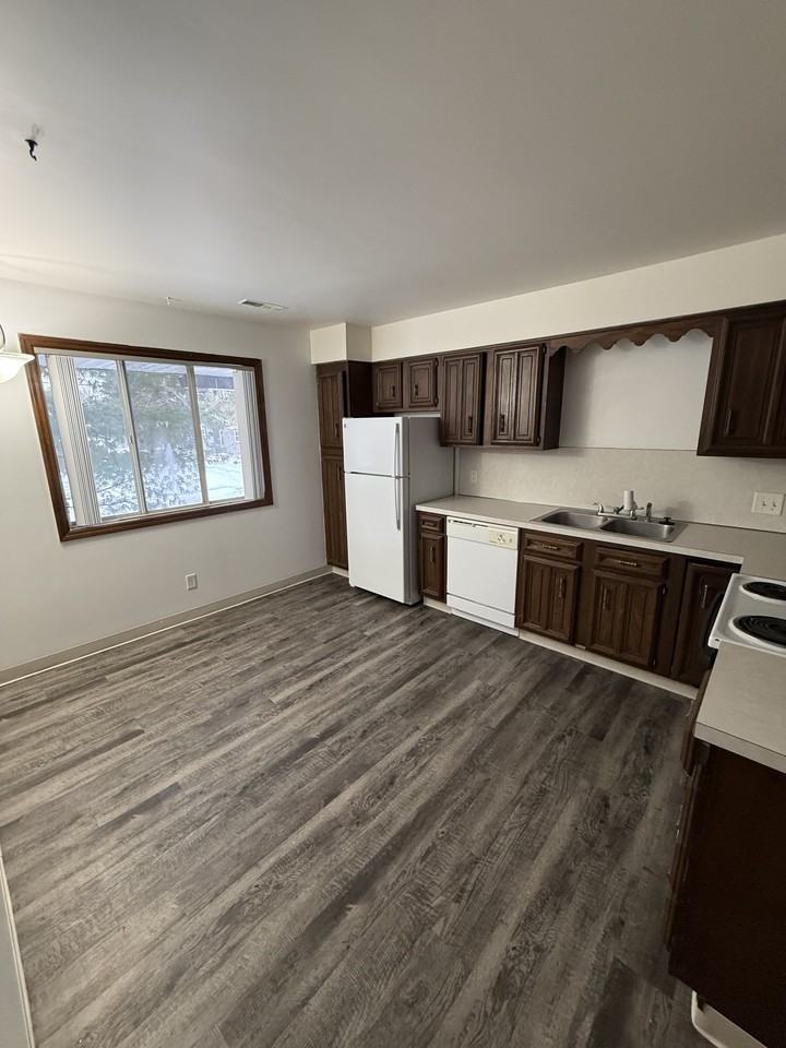 205 East Saginaw Highway - Photo 2 of 23