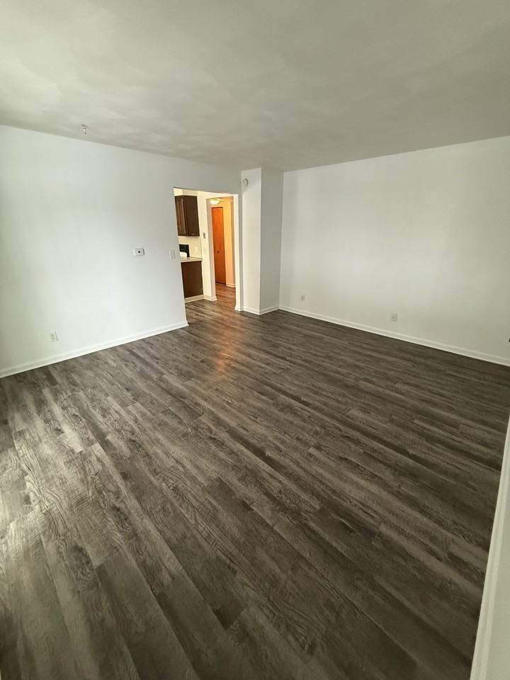 205 East Saginaw Highway - Photo 4 of 23