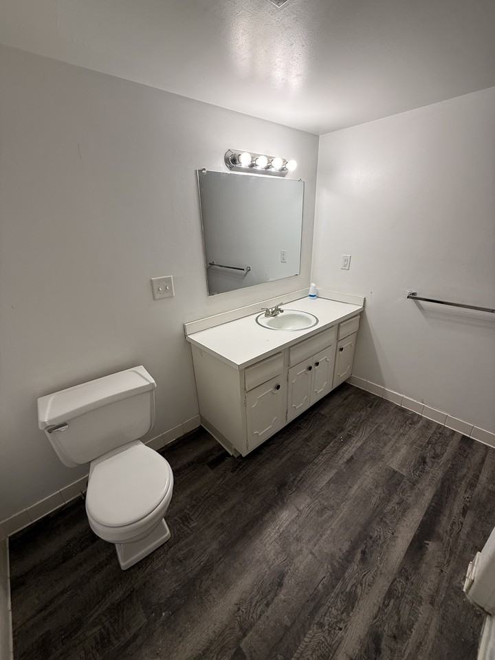 205 East Saginaw Highway - Photo 5 of 23