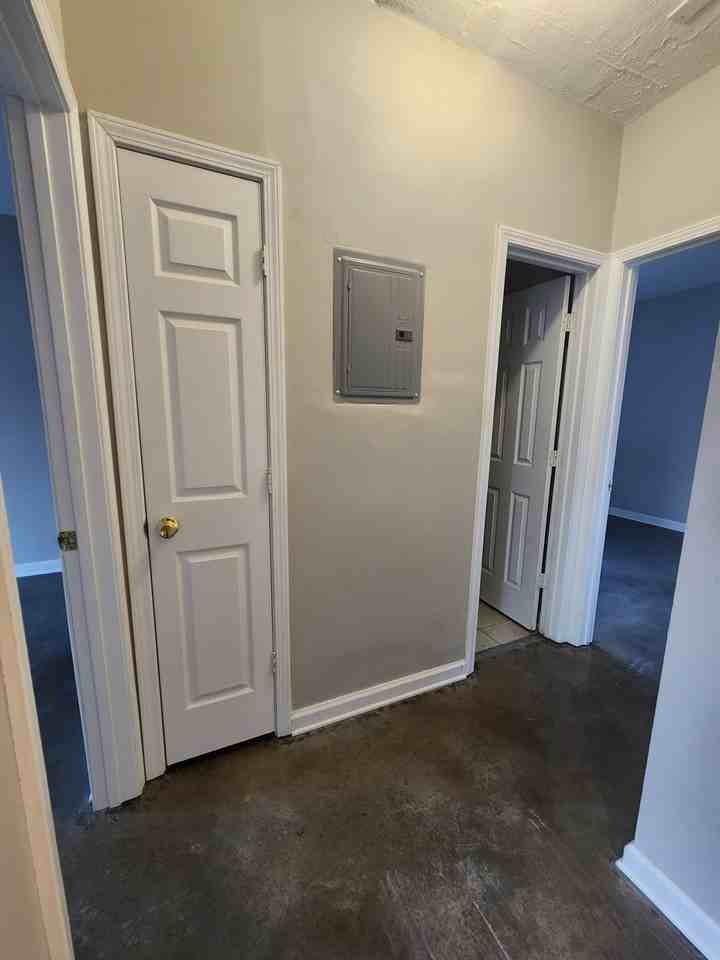 978 N Franklin - Photo 7 of 13
