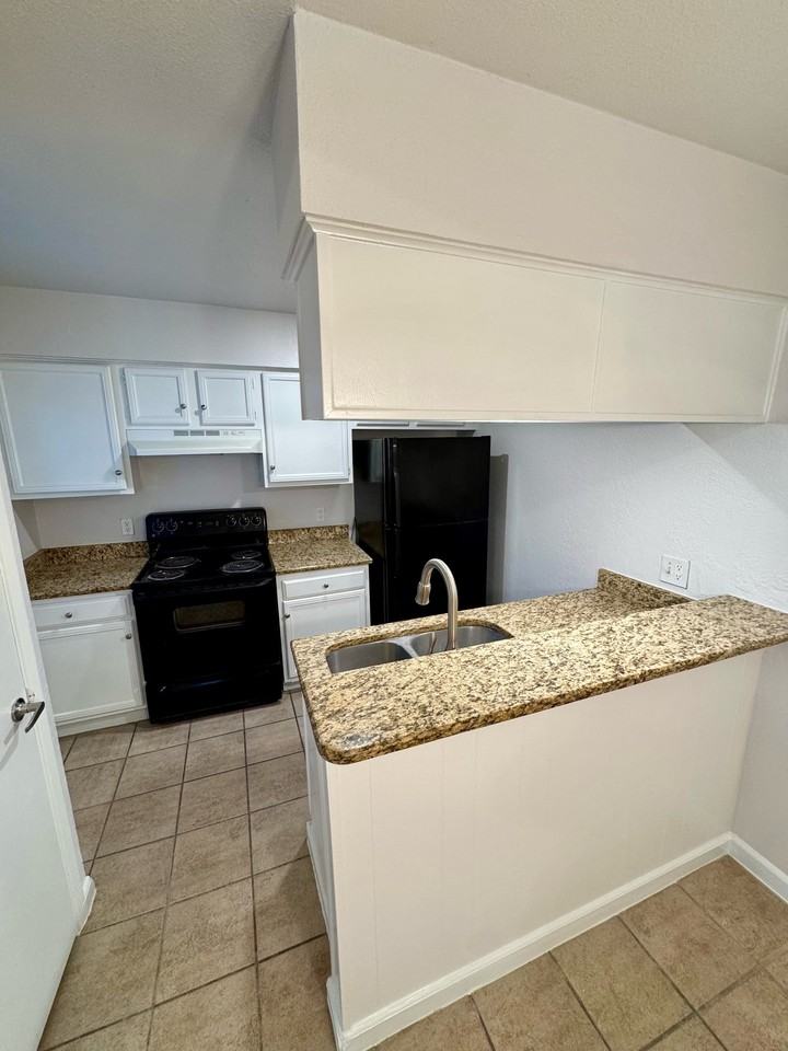 Evergreen Duplexes - Photo 4 of 14