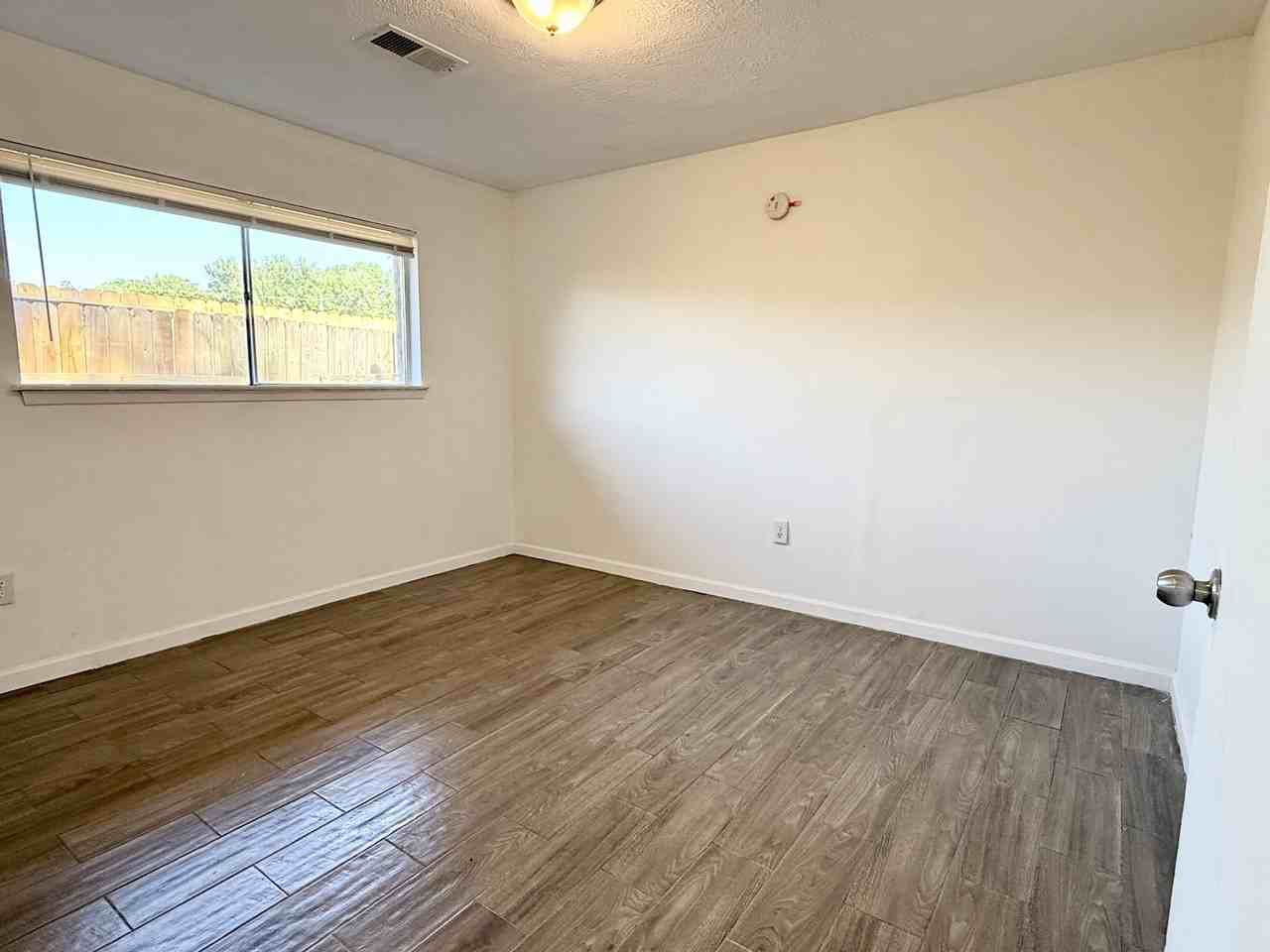 Luna Bay Townhomes - Photo 6 of 28