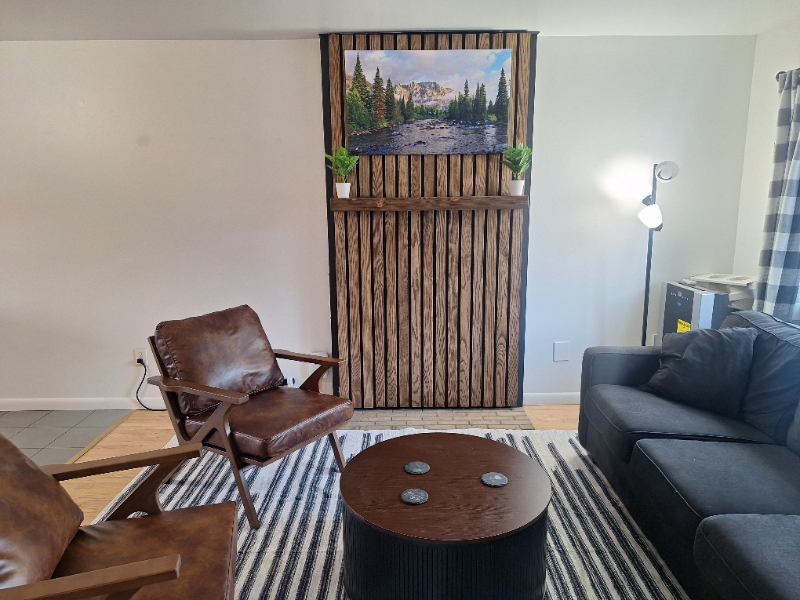 2172 Reed Dr - Photo 2 of 12