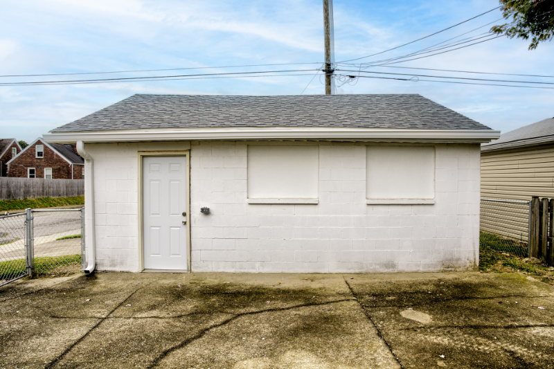 1028 Forrest St - Photo 5 of 20