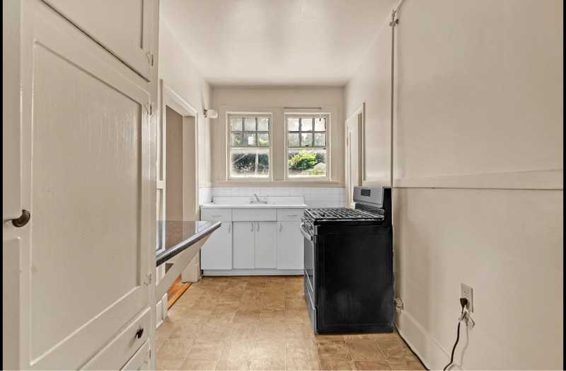 665 E Parkway S #683EPKWYS4 - Photo 2 of 14