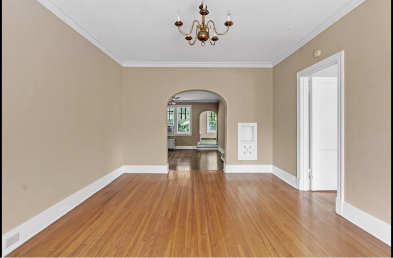 665 E Parkway S #683EPKWYS4 - Photo 4 of 14