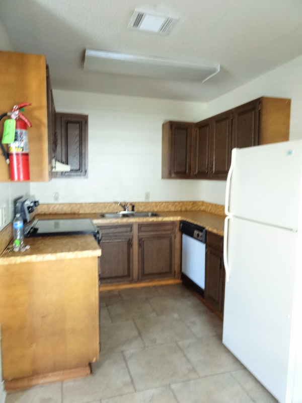 1035 Giovanni St #8 - Photo 3 of 6