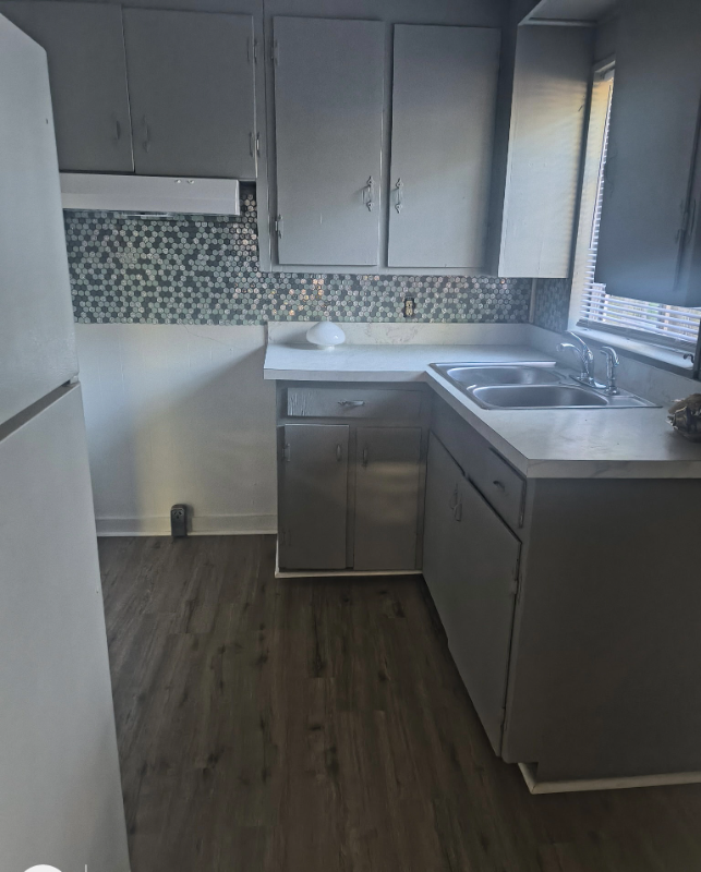 2215 Mobile Ave - Photo 4 of 6