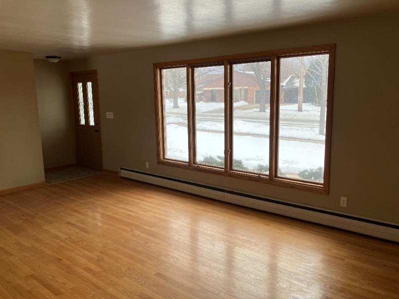 1275 Kellogg St - Photo 2 of 12