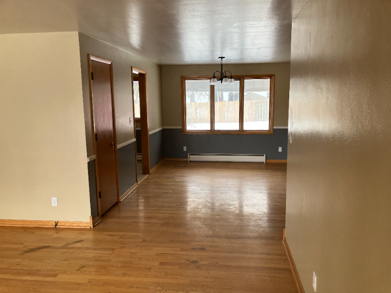 1275 Kellogg St - Photo 4 of 12