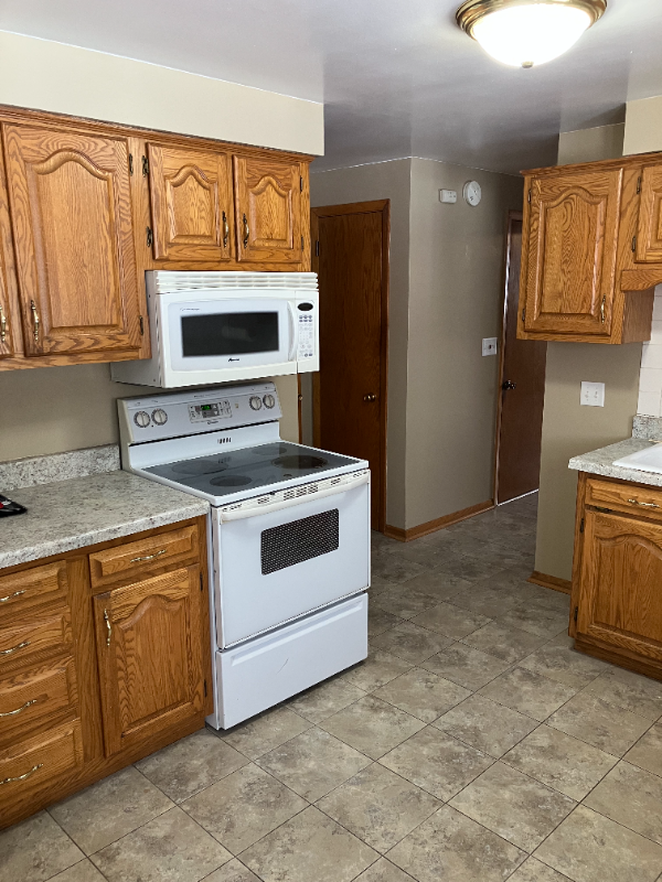 1275 Kellogg St - Photo 6 of 12