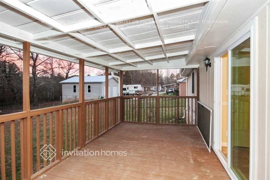 184 Sheila Ln - Photo 2 of 4