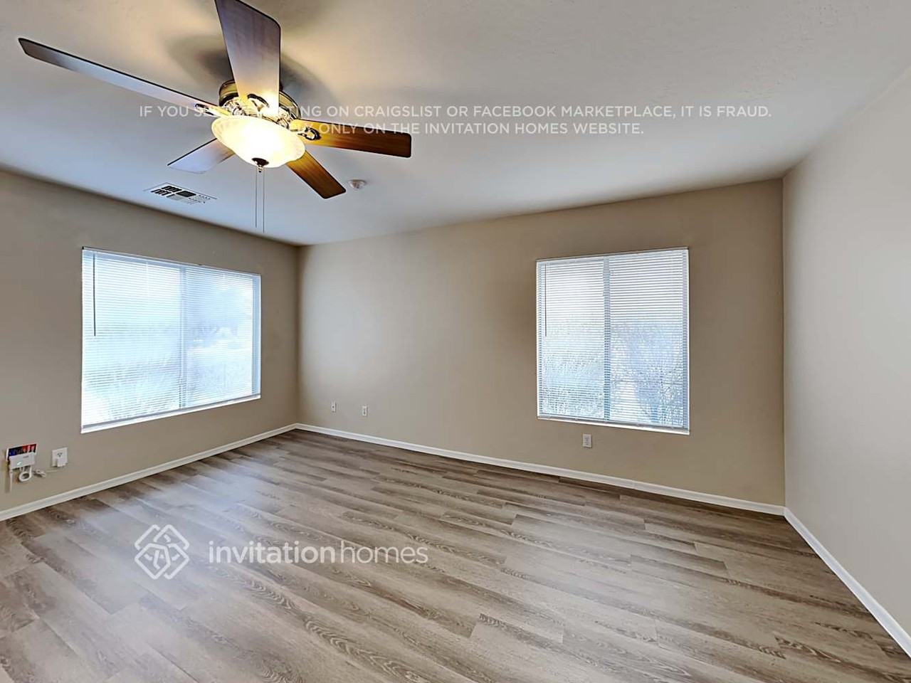 12425 W Sweetwater Ave - Photo 3 of 13