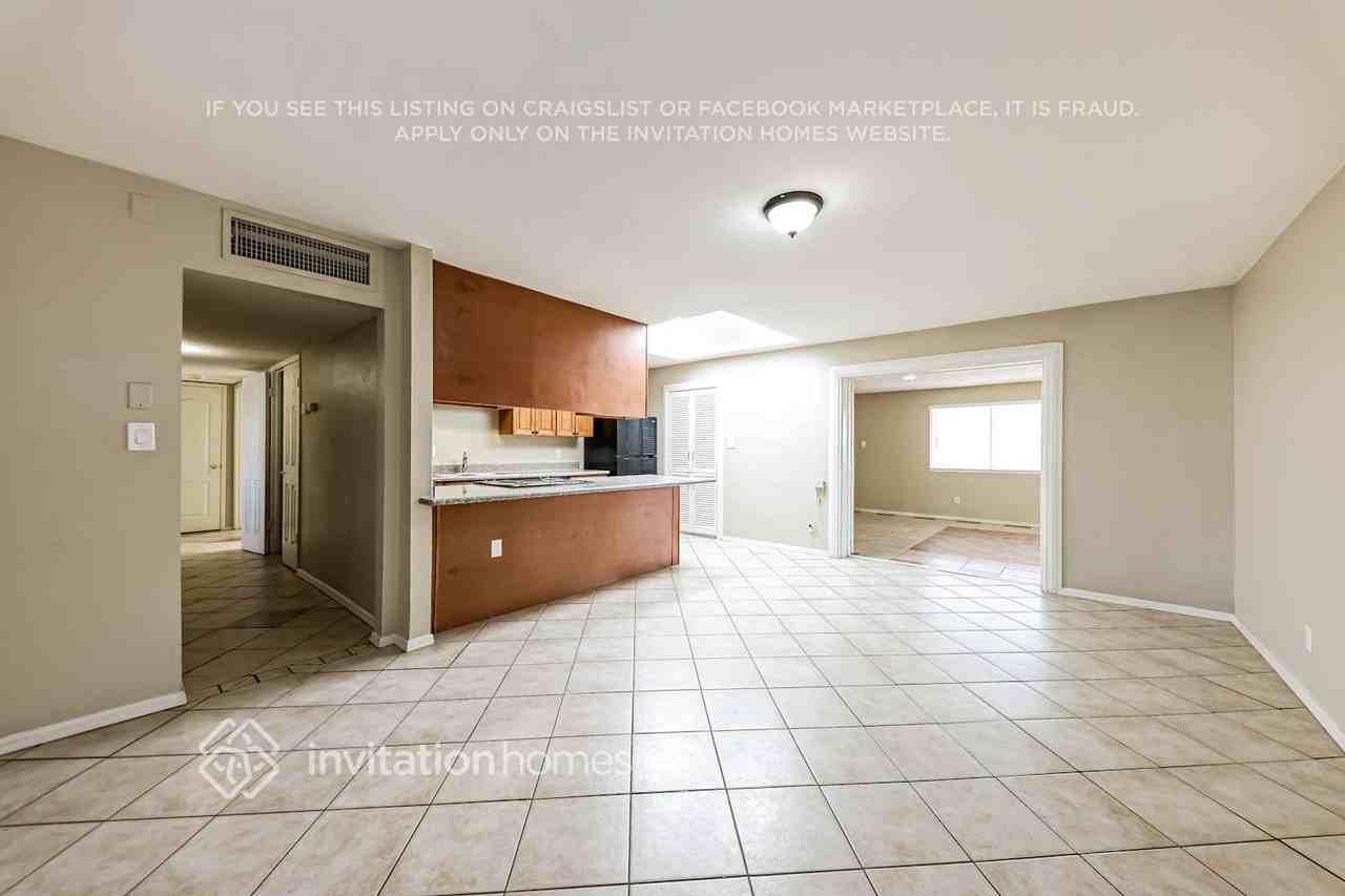 3735 W Rose Ln - Photo 6 of 18