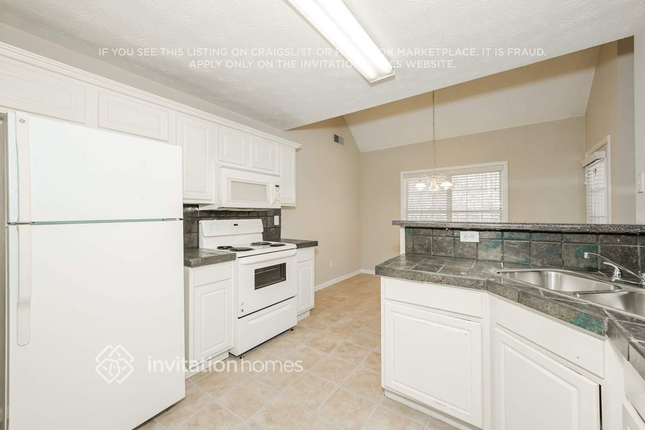 219 Lakeview Pl - Photo 5 of 15