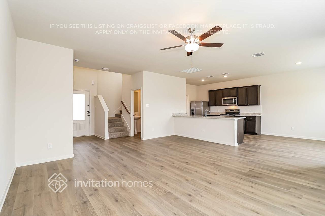 10001 Pilot Pl - Photo 4 of 18