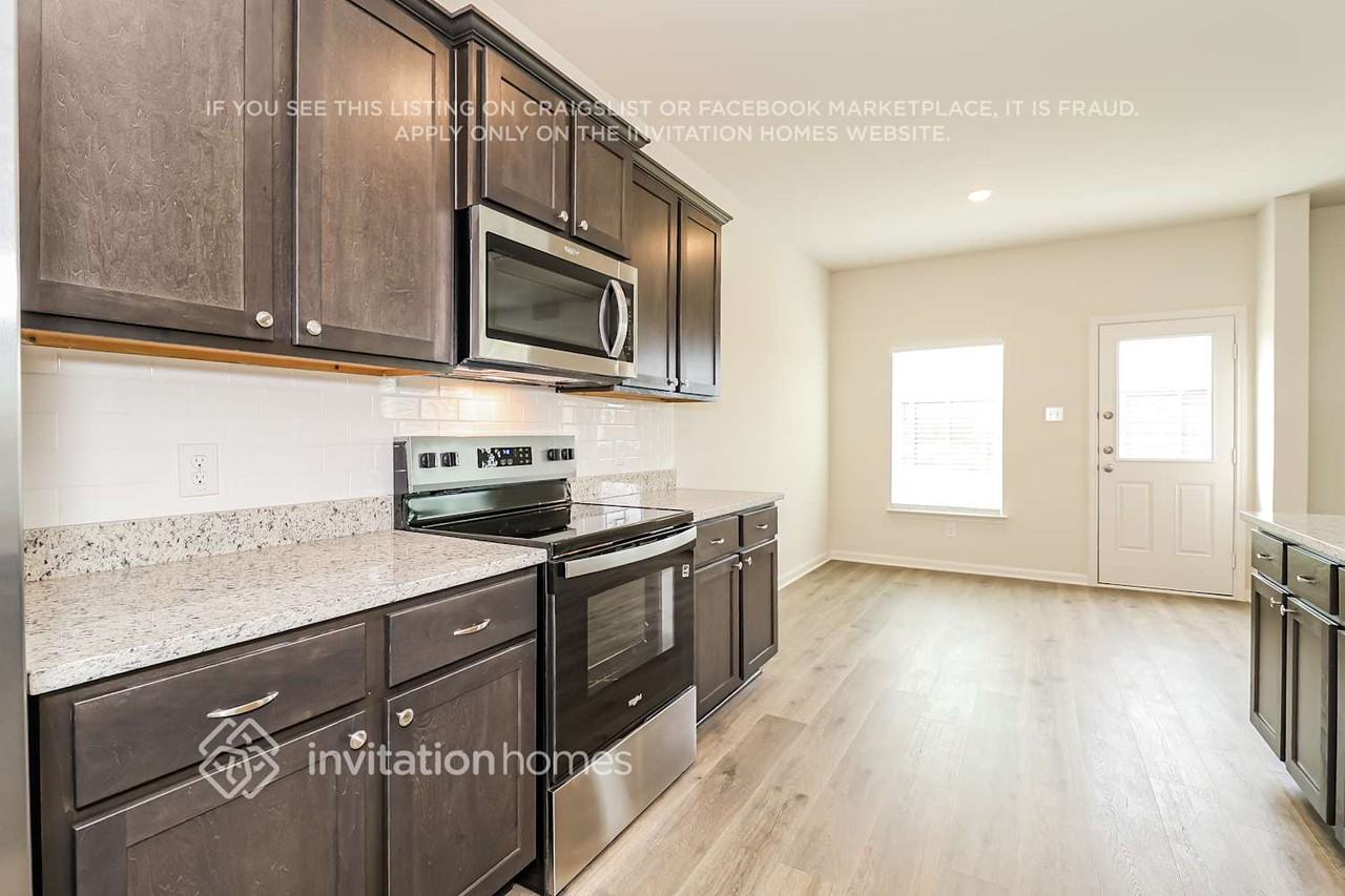 10001 Pilot Pl - Photo 6 of 18