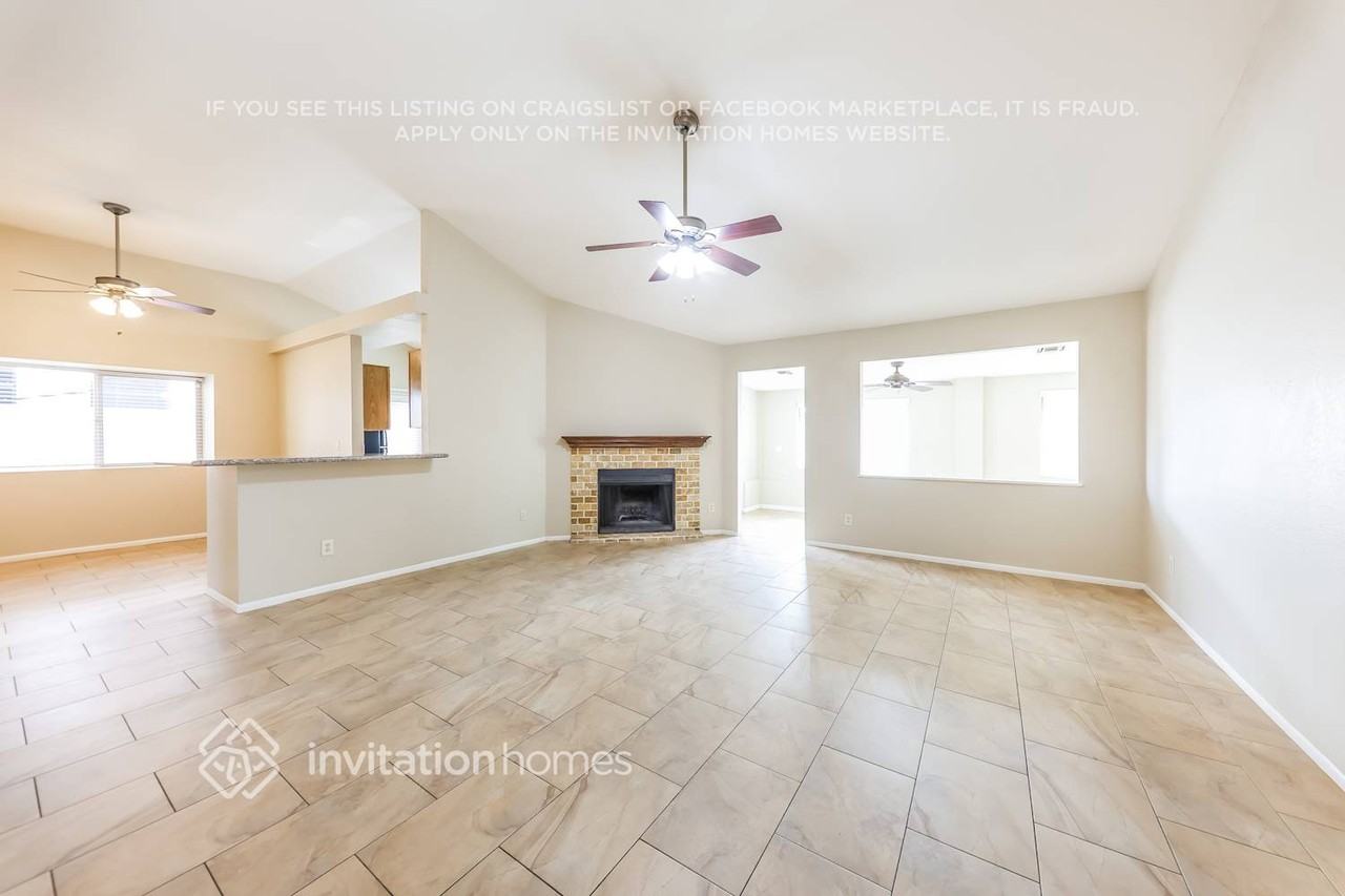 8833 W Vogel Ave - Photo 3 of 17