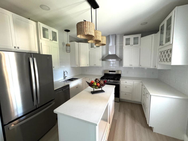 5230 Bancroft Ave - Photo 3 of 18