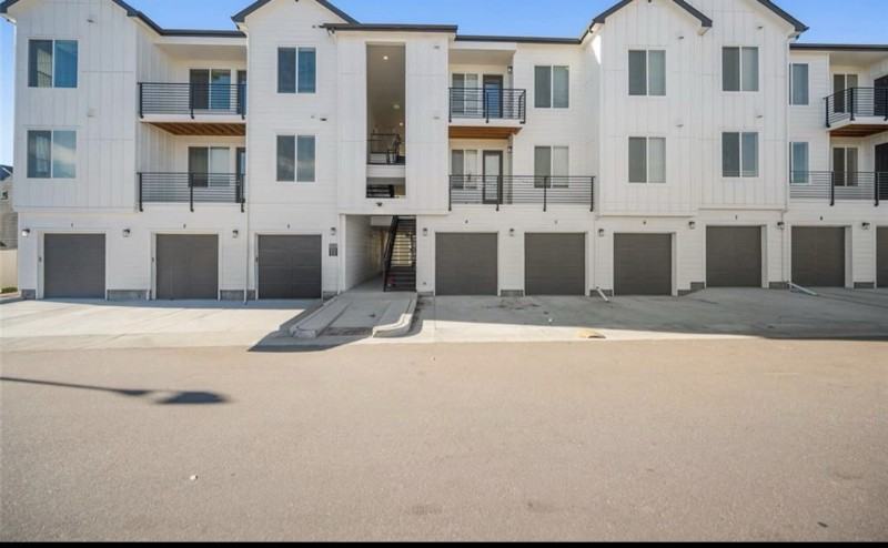 2232 Arikaree Hts #304 - Photo 2 of 20